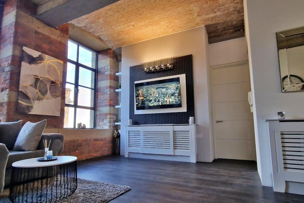 Modern 1 Bed With Secure Gated Parking Apartment