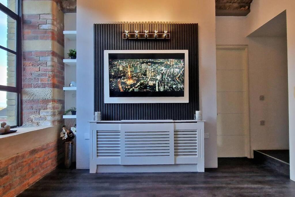 Modern 1 Bed With Secure Gated Parking Apartment *