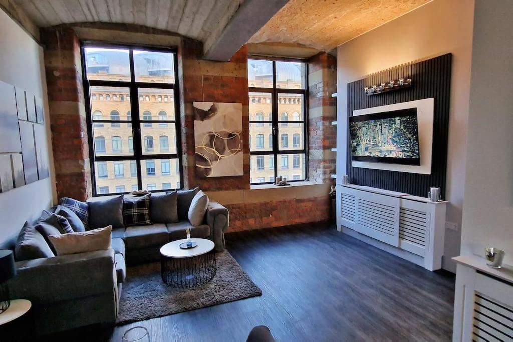 Modern 1 Bed With Secure Gated Parking Apartment